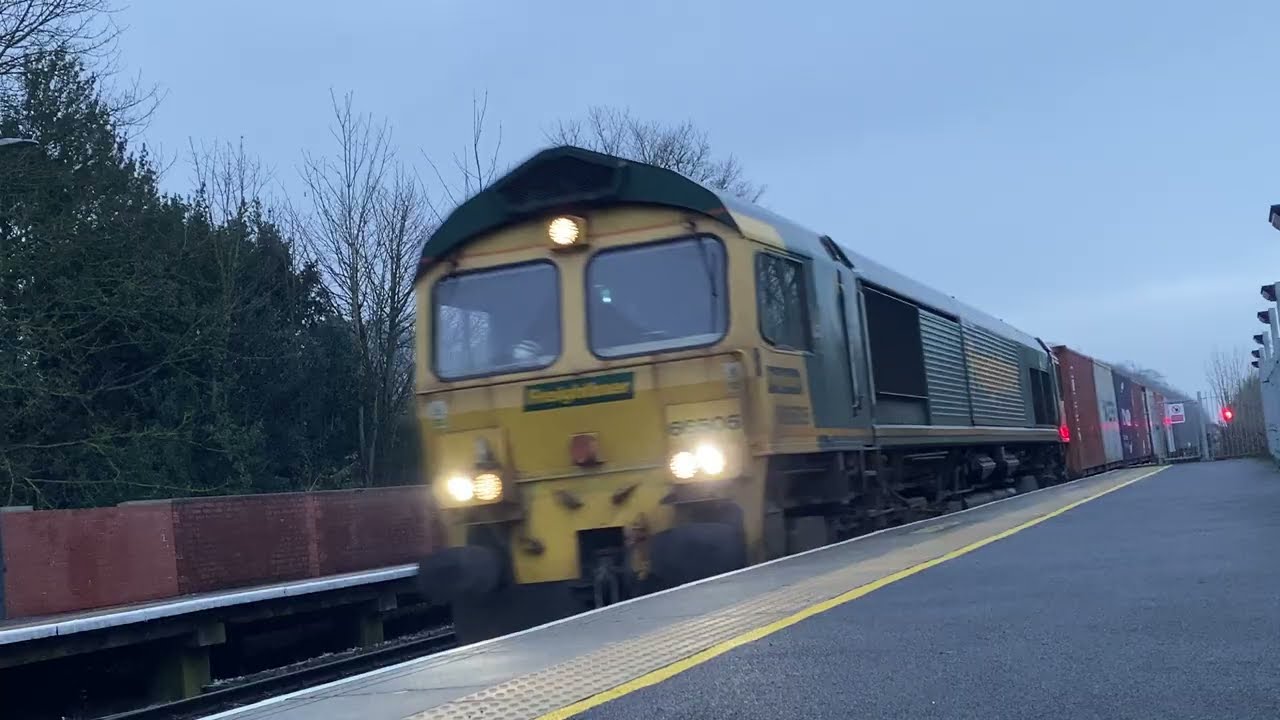 Planter “RailCam” view of 66505 then 158852 soon after 19/1/2026