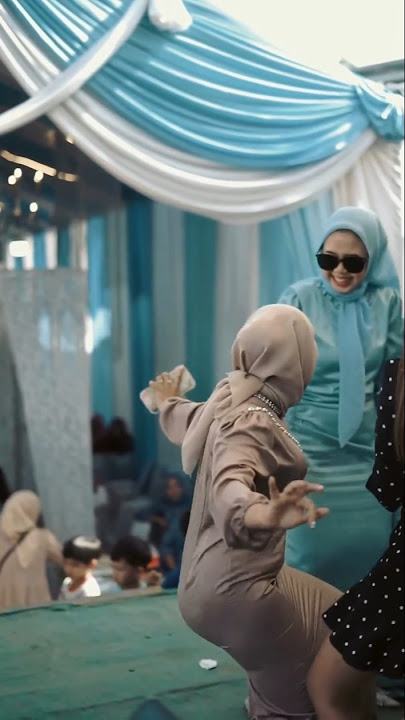 Jilbab goyang ngebor asyik