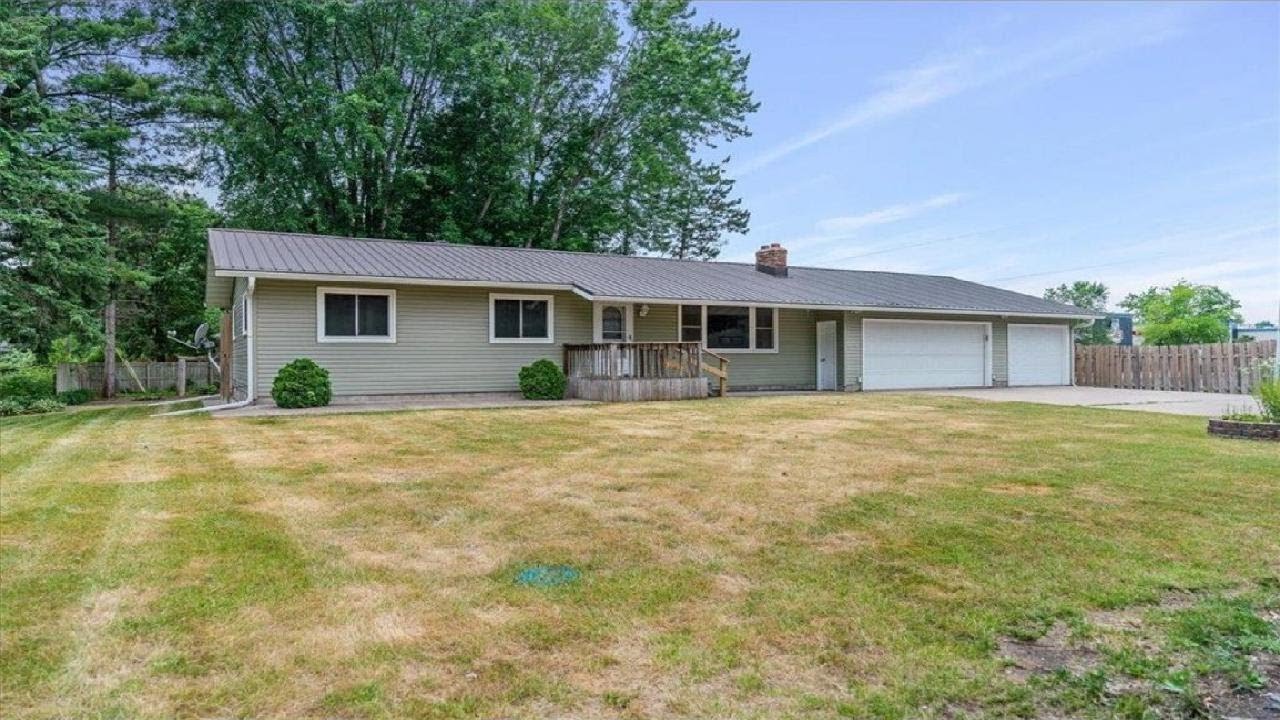 1405 Ellingson Street, Menomonie Twp, MN Presented by Brad Hetland