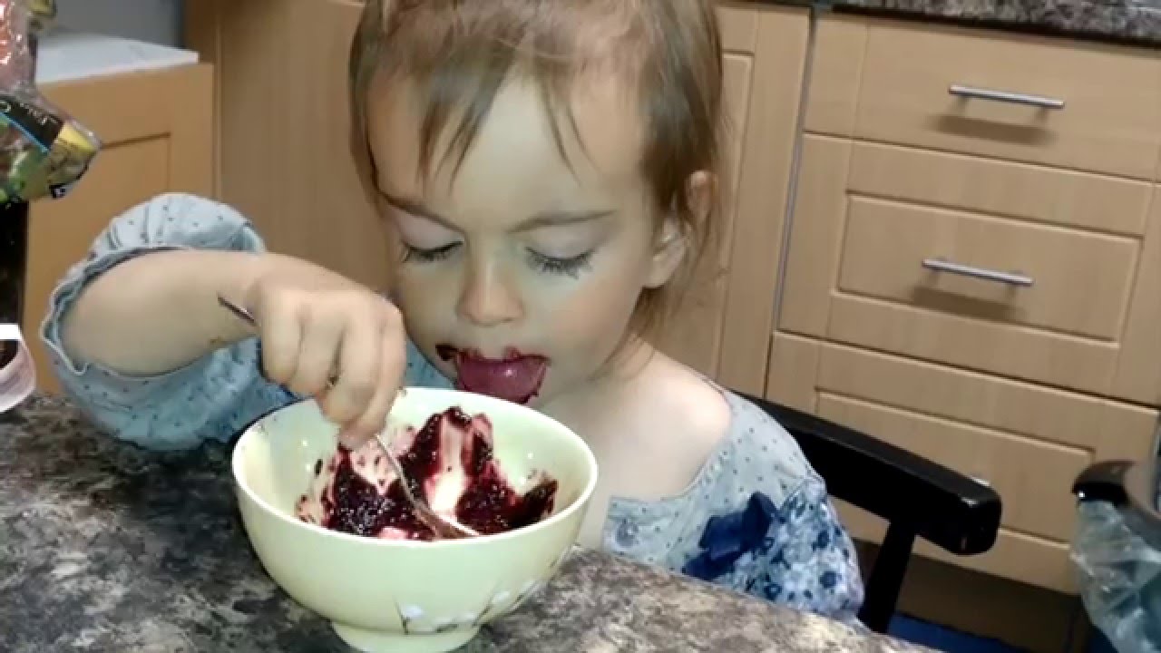 Funny Video / Baby eating raw blackberry jam YouTube