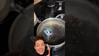 Bulaşık makinesi tabletiyle yanmış tencereyi ilk haline çevirdim 😎 #lifehack #yanık #shorts