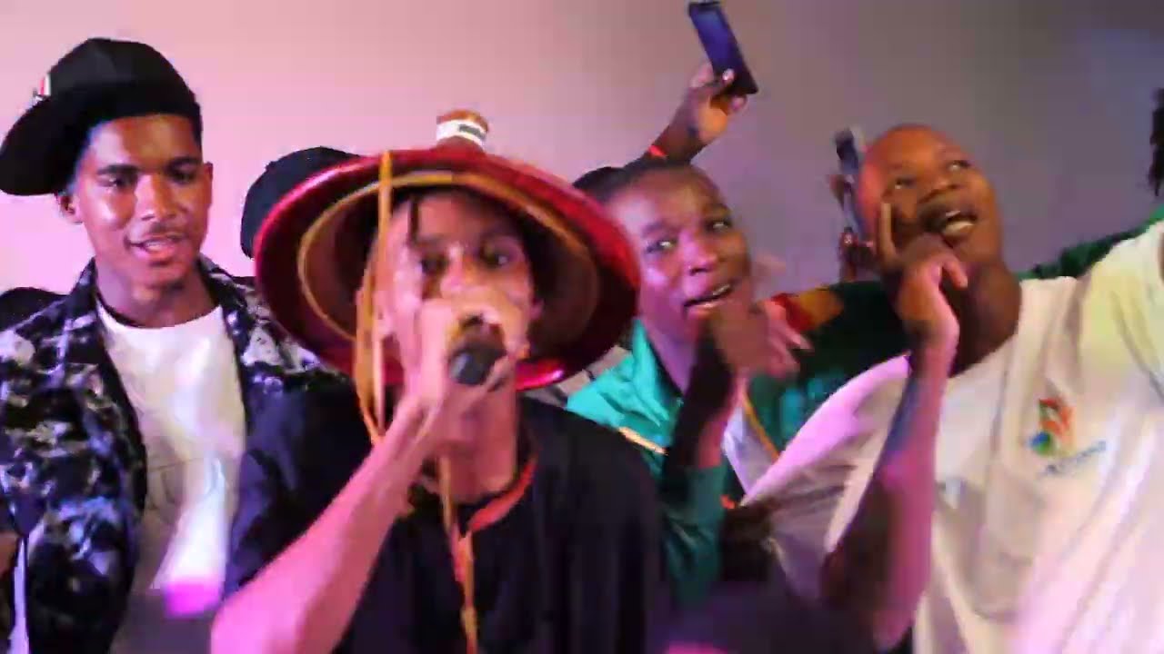 Alisko poullo  Concert au Cameroun