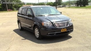 2013 Chrysler Town and Country Review