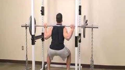 Workoutz.com - Barbell Squats with Powerlifting Chains