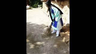 Ig Yukyung Im Cleaning Up