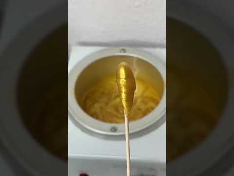 فيديو: كيفية طلاء الأظافر الرقيق (بالصور)