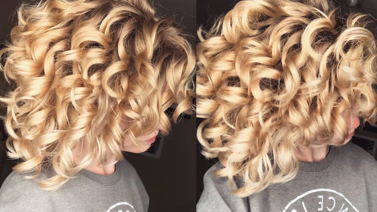 How to Create Large Coils in Wavy Hair Using a Brush