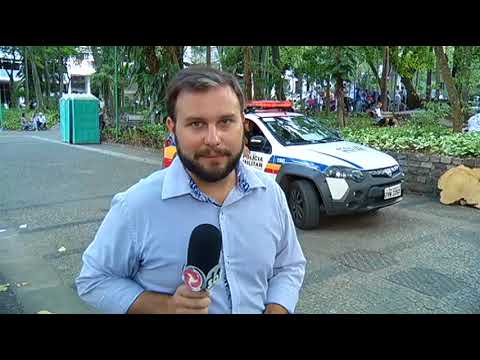 JF: Apreensão de drogas com camisa 10 no Parque Halfeld - YouTube