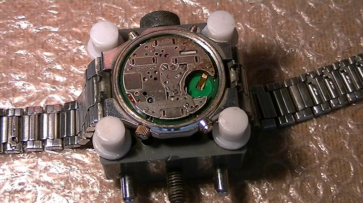 How to repair a Vintage Seiko 7A38-702A Quartz Chronograph - PART 1