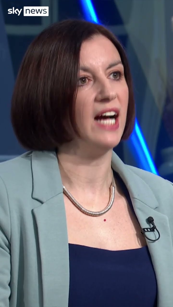 Education sec 'not interested' in Musk comments
