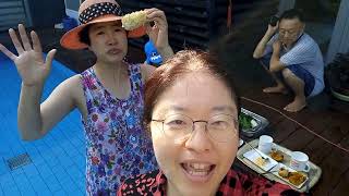 Saluton en naĝado! 풀빌라에서 여는 아침