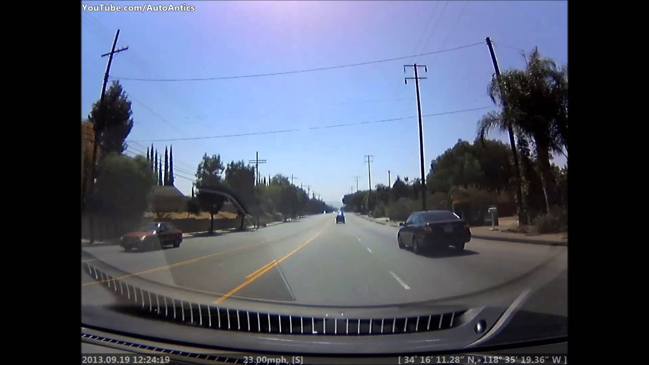 Car blows through Red Light during radio show about bad driving - YouTube