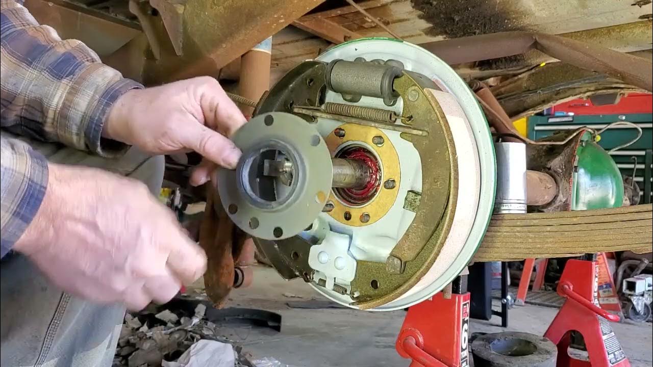 how to properly set key in keyway on dana 44 tapered axle YouTube