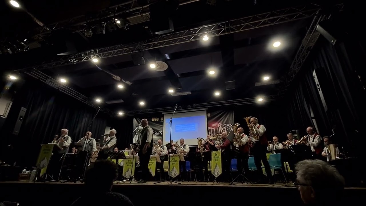 Optreden Blaaskapel XXL.