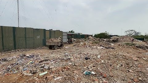 Nhức nhối tình trạng đổ trộm rác thải ở xã sắp lên phường của Hà Nội | Báo Lao Động