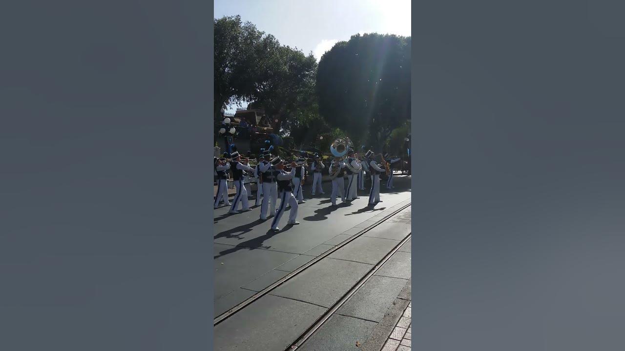 Disneyland Band Plays Hakuna Matata