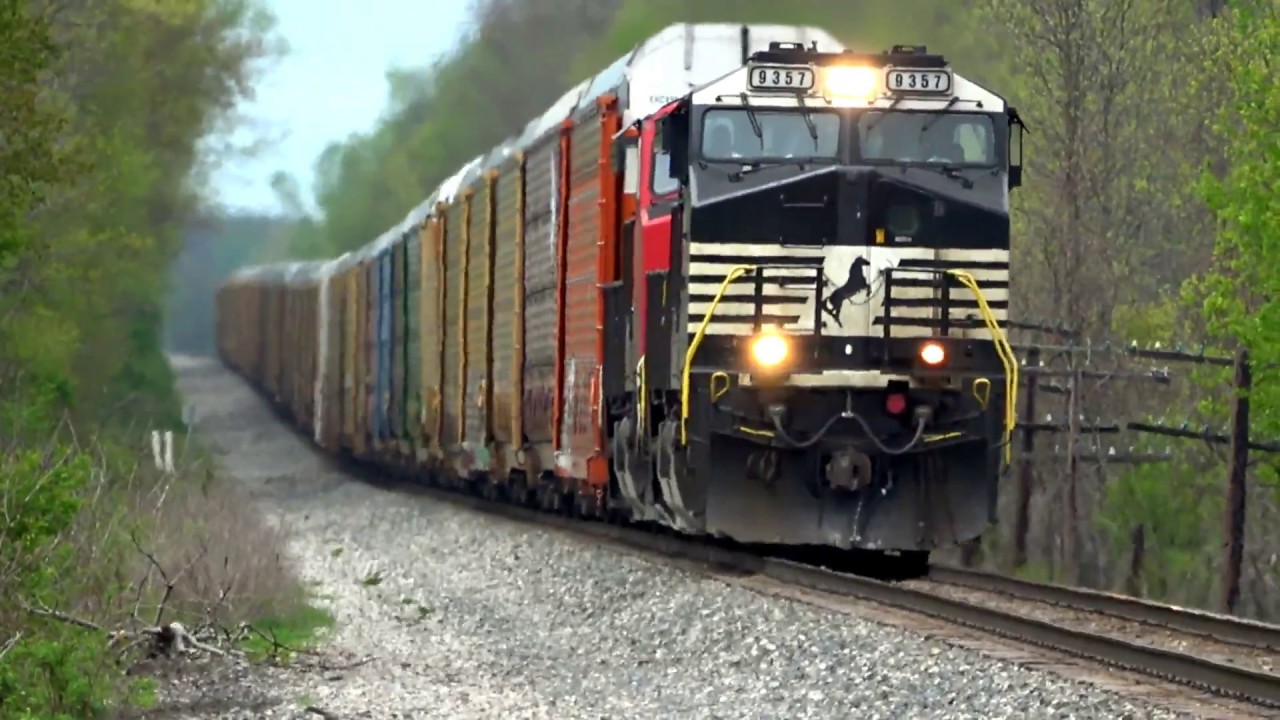 bnsf 5729 Norfolk Southern 28N Train Hits The Horn 4K UHD