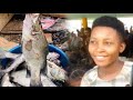MAMA ANAYETUNZA FAMILIA KWA KUUZA SAMAKI AFUNGUKA ANAVYOPAMBANA MAMA ANAYETUNZA FAMILIA KWA KUUZA SAMAKI AFUNGUKA ANAVYOPAMBANA