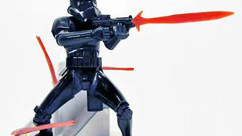Star Wars Unleashed Shadow Stormtrooper Photo Review & Commentary