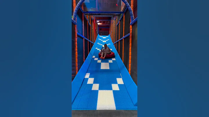 Dubai’s largest indoor inflatable park 🤸🏻‍♀️