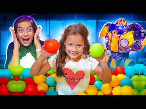 დანიელა და ემილია ერთობიან ჰოპლაში