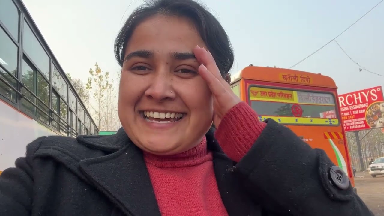 Akele nikal gai m trip pr 😅 kaha se kaha pohanch gai m 😁 Thodi c confused nazar aa rahi hun ☹️😅