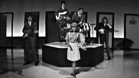 Little Pattie - He's My Blonde-Headed, Stompie Wompie, Real Gone Surfer Boy [Sing, Sing, Sing 1963]