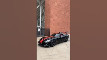 Dodge Viper SRT10 pulling into Stadium of Supercars #dodge #viper #srt10 #mopar #shorts