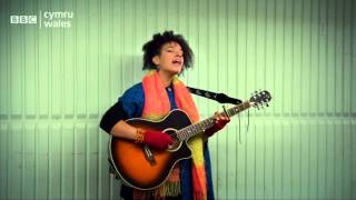 Kizzy Crawford performs 'Calon Lân' -  6 Nations Italy - BBC Cymru Wales