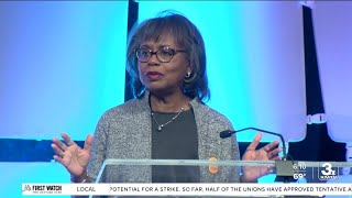 Anita Hill delivers keynote for Women's Fund of Omaha luncheon