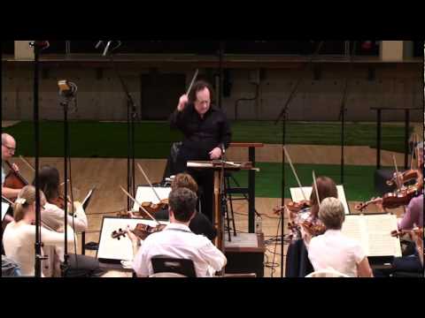 Jose Serebrier conducts Dvorak: 'Slavonic Dance op.46, No.1'