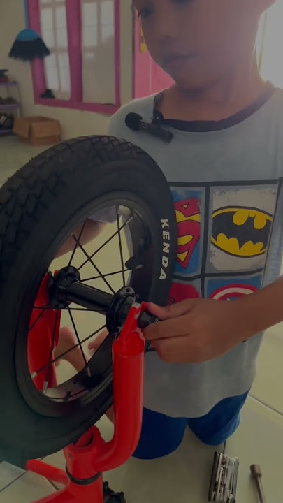 Memasang roda sepeda push bike #shorts