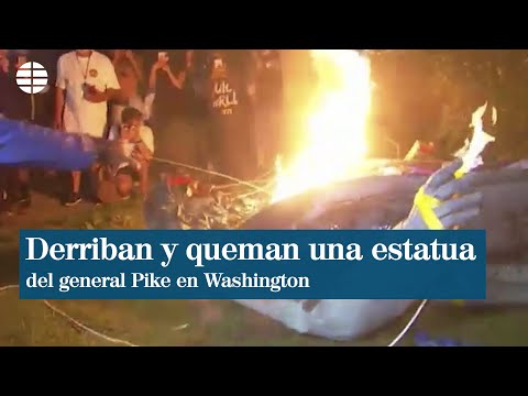 Derriban y prenden fuego a una estatua del general Albert Pike en Washington