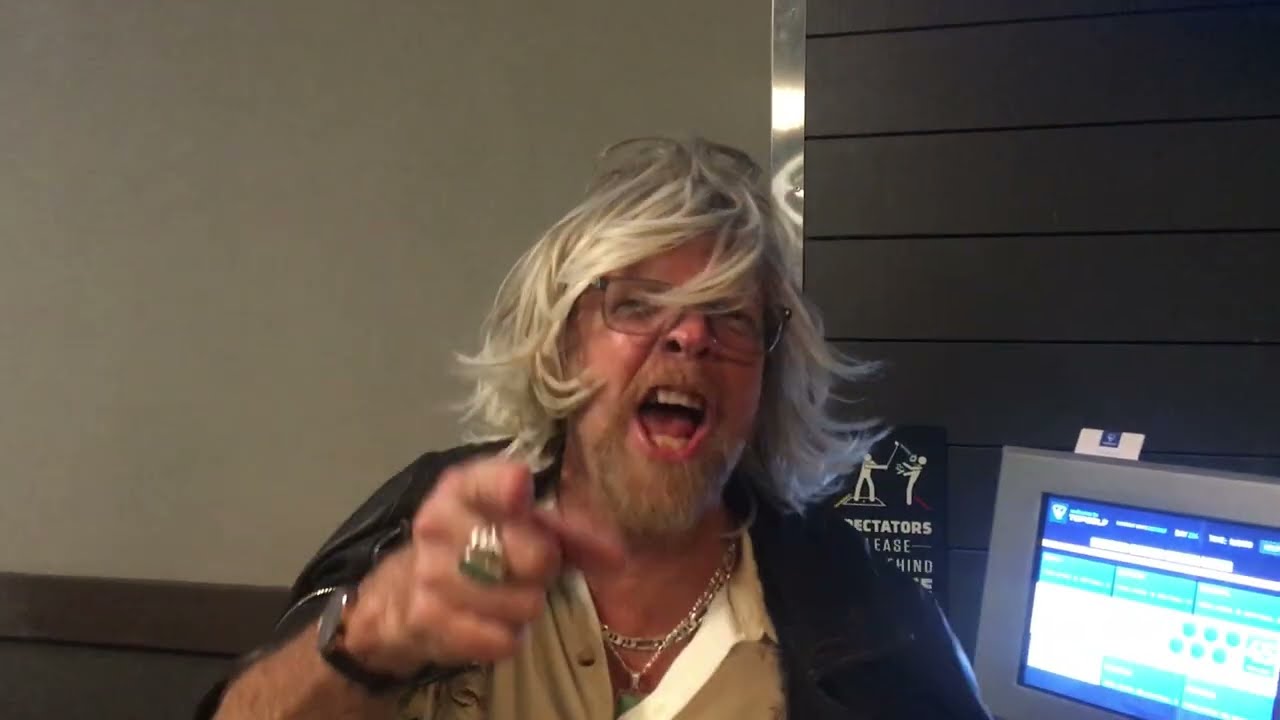 Wild & Crazy Bill "Vinyl Style” Backstage Goofiness!