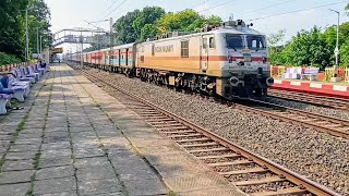 22857 Anand Vihar Terminal Santragachi Superfast Express Crossing Station | WAP 7 Locomotive