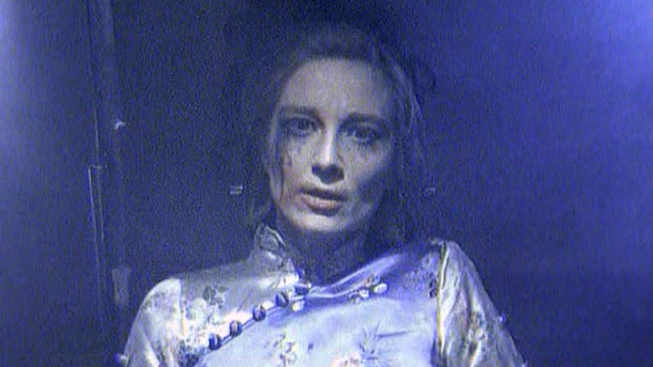 Portishead - Sour Times (Original 1994 Music Video) - YouTube