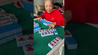 猜猜奶奶最后胡哪张？| Guess which card Grandma wins on? 👵✨