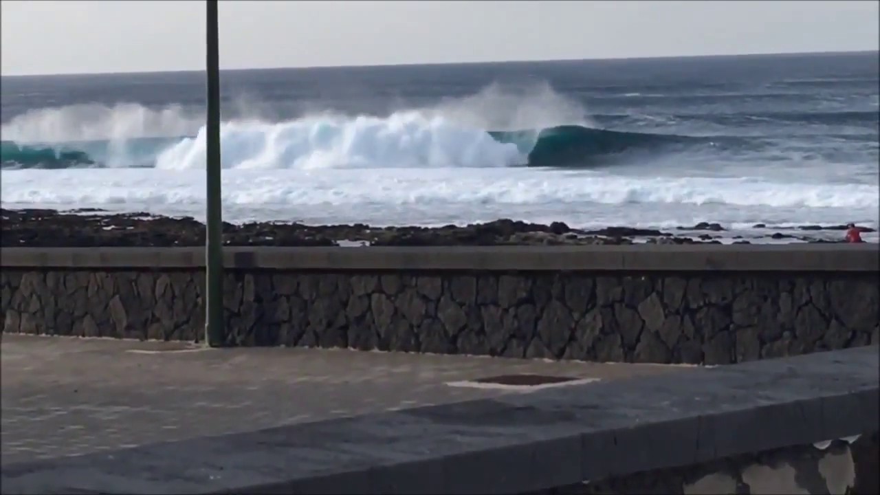El Quemao Gigante, surf y bodyboard en Lanzarote - Islas Canarias
