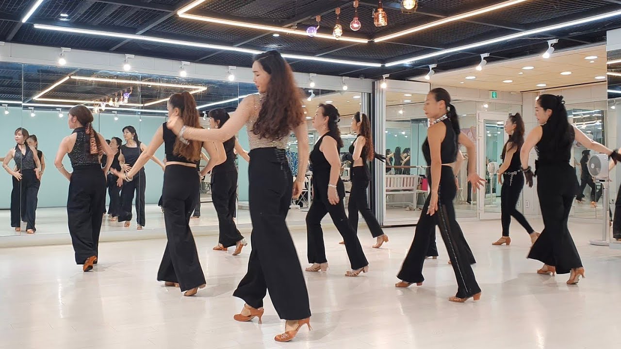 Keep Moving line dance | Low intermediate | Line Dance Withus Korea Association 