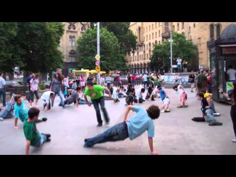 FlashMob - უნივერსალური პოზის წუთი