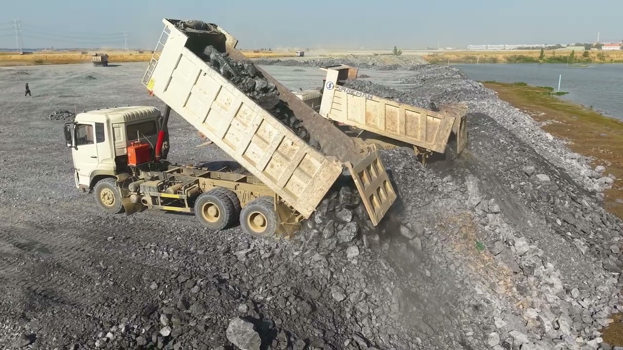 Part09!Launch a Fantastic Project! Use a SHANTUI dump truck and bulldozer to fill a deep pond in a 