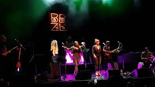 TOLGA AKYILDIZ'LA %100 AÇIK SAHNE (10.09.2021): BABA ZULA VE KONUKLARI - EZGİ AKTAN & BURCU TATLISES