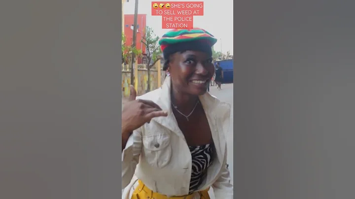 SHE IS GOING TO SELL WEED AT THE POLICE STATION 😂🤣😂🤣#ghana #naijacomedy