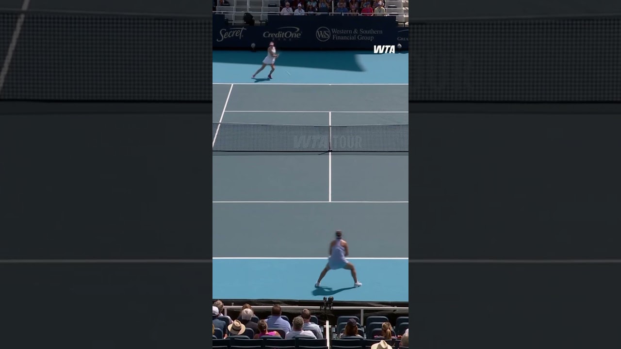 What 👏 a 👏 point 👏 #WTA #CincyTennis #tennis