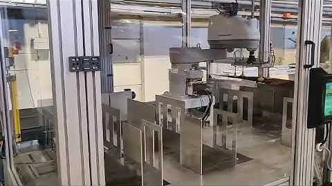 Scara robot stacking veneers