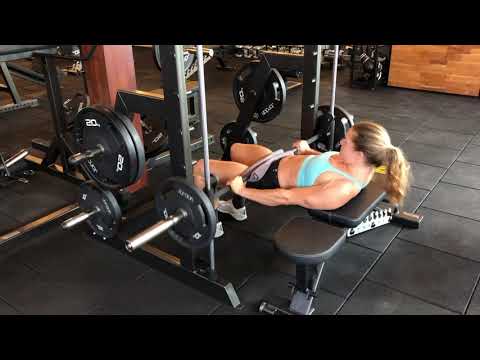 SMITH MACHINE HIP THRUST