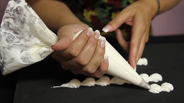 Cake Decorating / how to make shell borders with buttercream