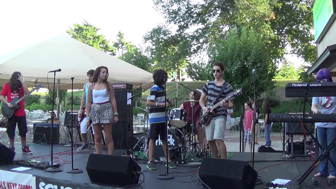 School of Rock KC House Band do "Teachers Pet" from S.of R. movie. Robbie Matthews  voc. 12yrs old.