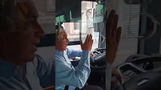 Драка между шофером автобуса и велосипедистом в Мексике, беспредел,жесть