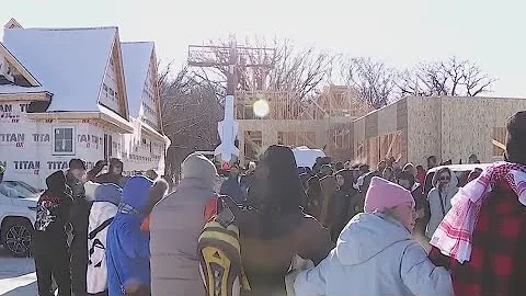 ICE agents try to arrest 2 men at construction site in Chanhassen